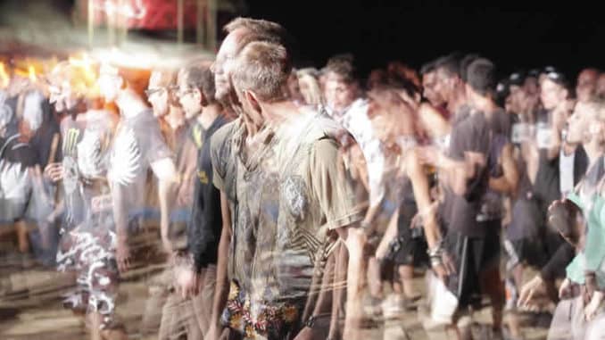 Spirituelle Veranstaltungen Deutschland-Menschenmenge-veranstaltung-crowd-of-people