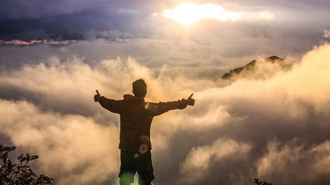 Spiritualitaet-Mann-wolken-spiritual