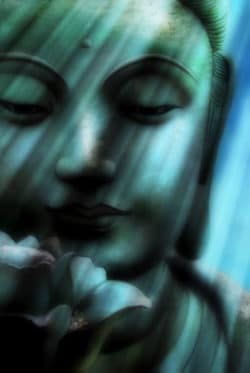 Heilsames Mitgefühl-laecheln-blau-gruen-buddha
