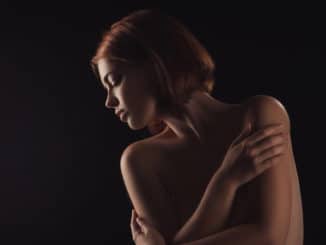 frau-nackt-model