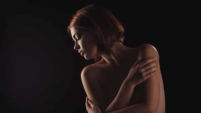 frau-nackt-model