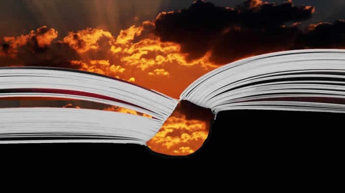 Buch-Wolken-licht-book