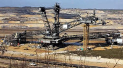 verwüstete landschaft rieser bagger Tagebau open cast mining