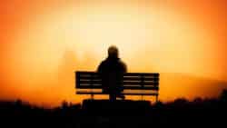 Reflexion bank sonne mann pension