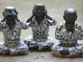 Verantwortung und Spiritualität -plastik-plastikmuell-Umwelt-buddha