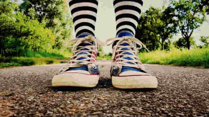 lupp-stillstand-fuesse-turnschuhe-rigelsocken