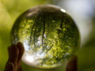 mutter-kristall-crystal-ball
