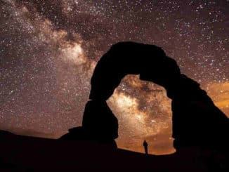 bogen-nacht-sterne-sternenstaub-spirituelle-geschichte-delicate-arch