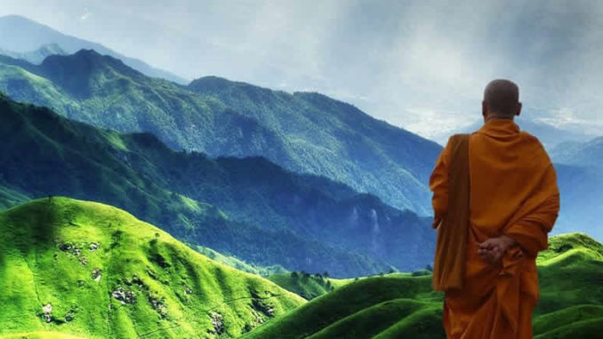 berge-himmel-wiesen-buddhist