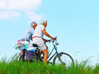 ehepaar-fahrrad-person