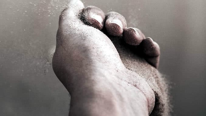 hand-sand-rieseln-unsplash
