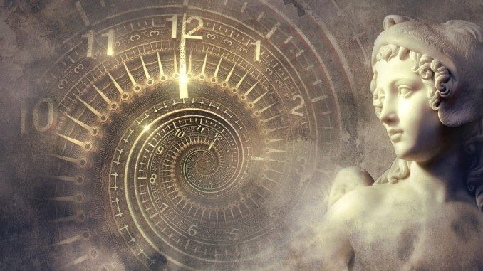 Fantasiecollage – Symbolbild zum Thema Mythologie Fantasiecollage mit einer Frauenbüste und einem kreisförmigen Zeichenmotiv