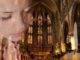 frau gebet kirche praying