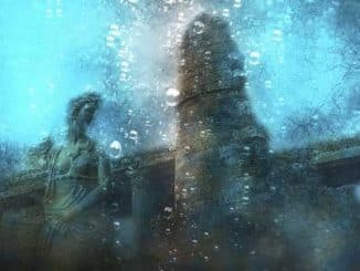 Lemuria-Mythos: symbolische Unterwasser-Ruinen mit Turm und Statue