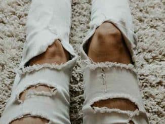 beine hose zerissen legs