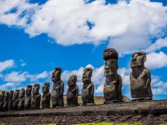 skulpturen ahnen moai