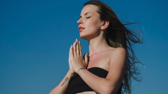 frau yoga woman