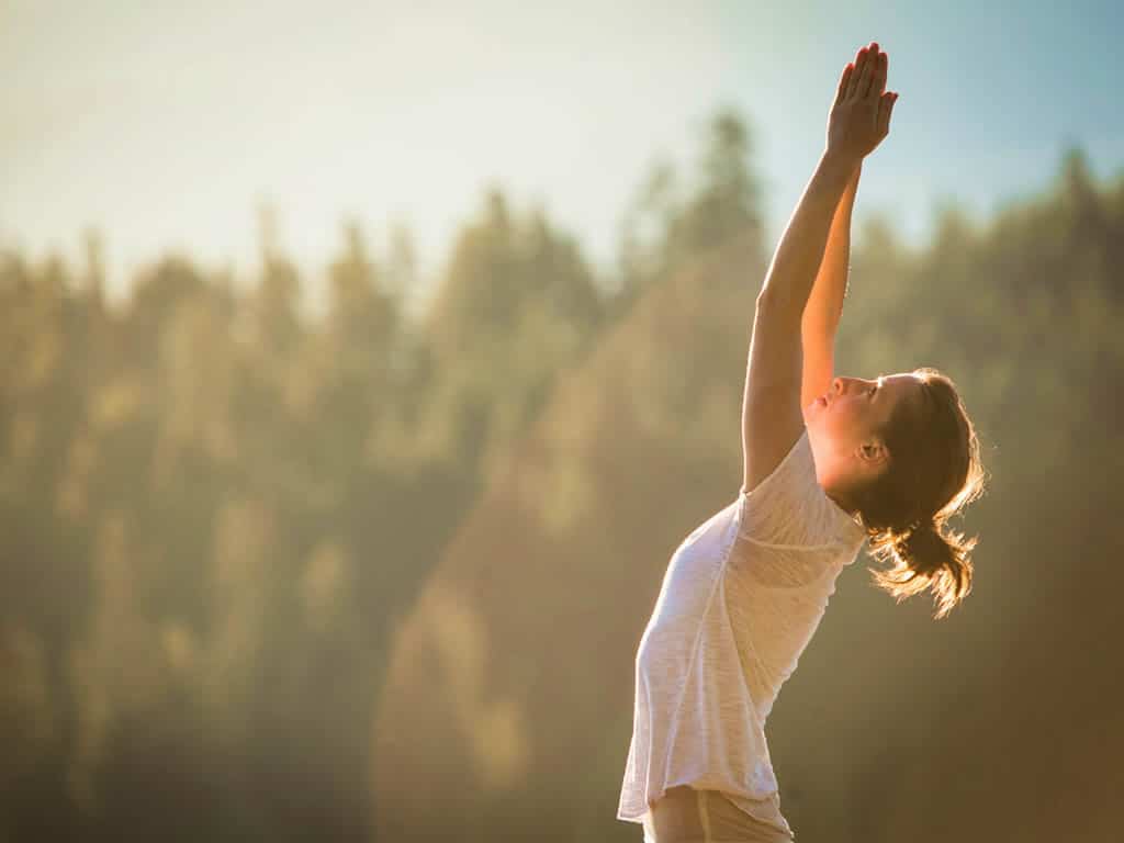 reisen natur frau arme sport