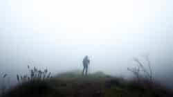 Evolution von Angst Mensch im Nebel